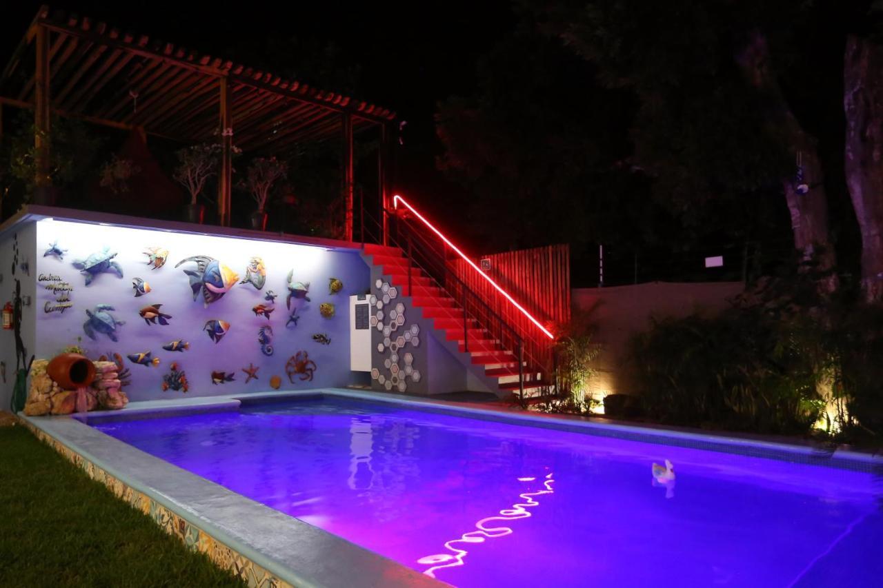 Hotel Casa Chukum Bacalar Exterior foto The swimming pool at the hotel